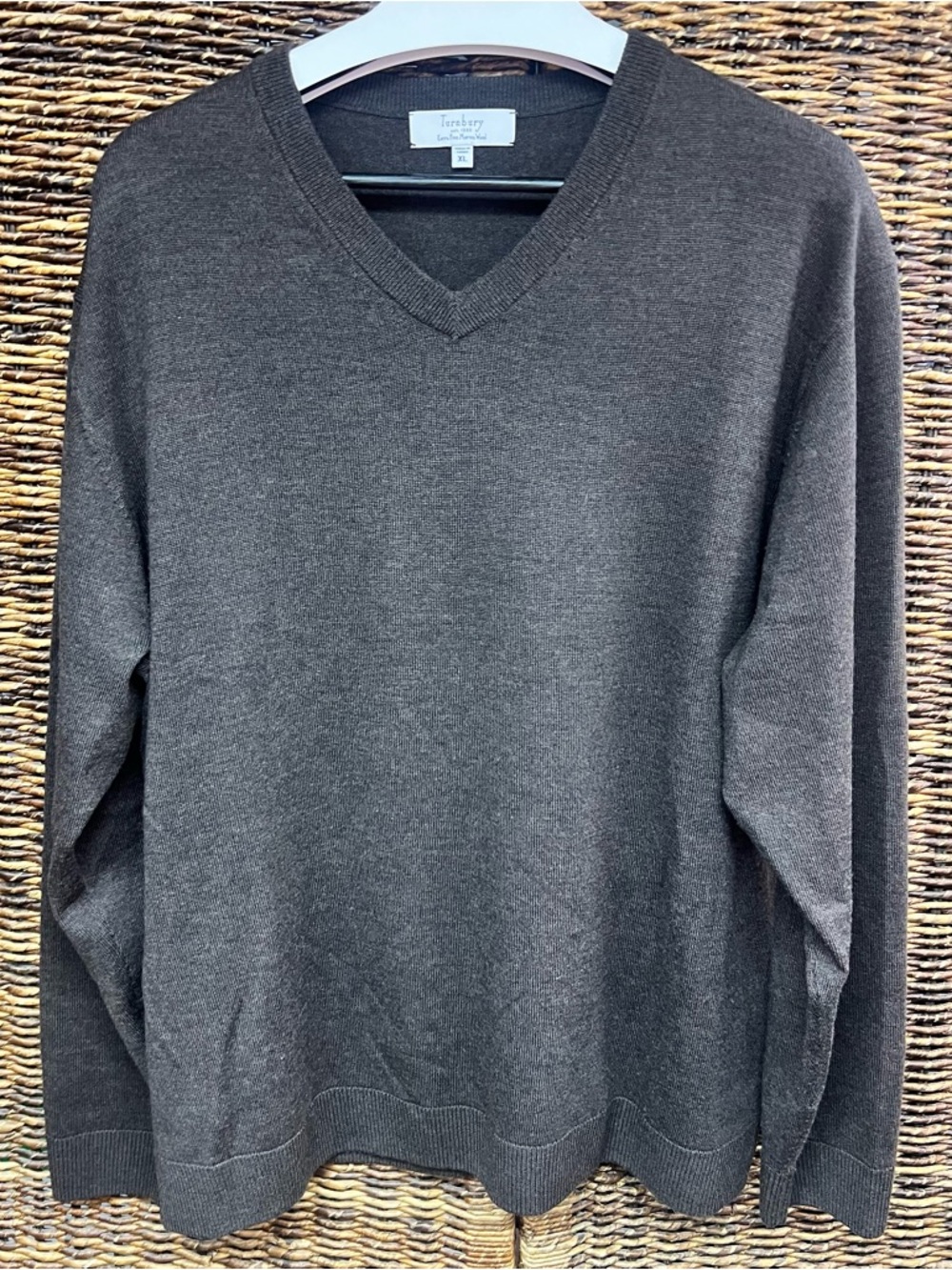 Turnbury- Extra Fine Merino Wool- Men's V-Neck Sweater - Brown, XL